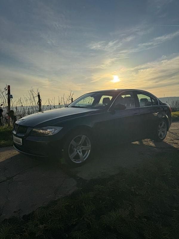Schwarz Gebraucht 2007 BMW 325 Limousine | 3.500 € (Etwas zu teuer) - Bild 1/4
