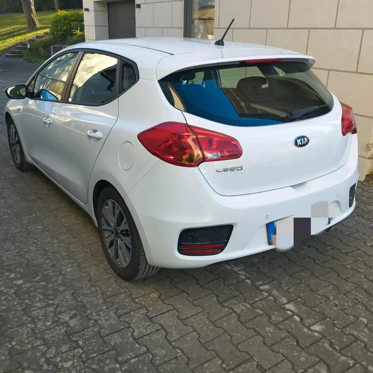 Gebraucht Kia Ceed 99 PS (72 kW) 2017 Weiß Kleinwagen