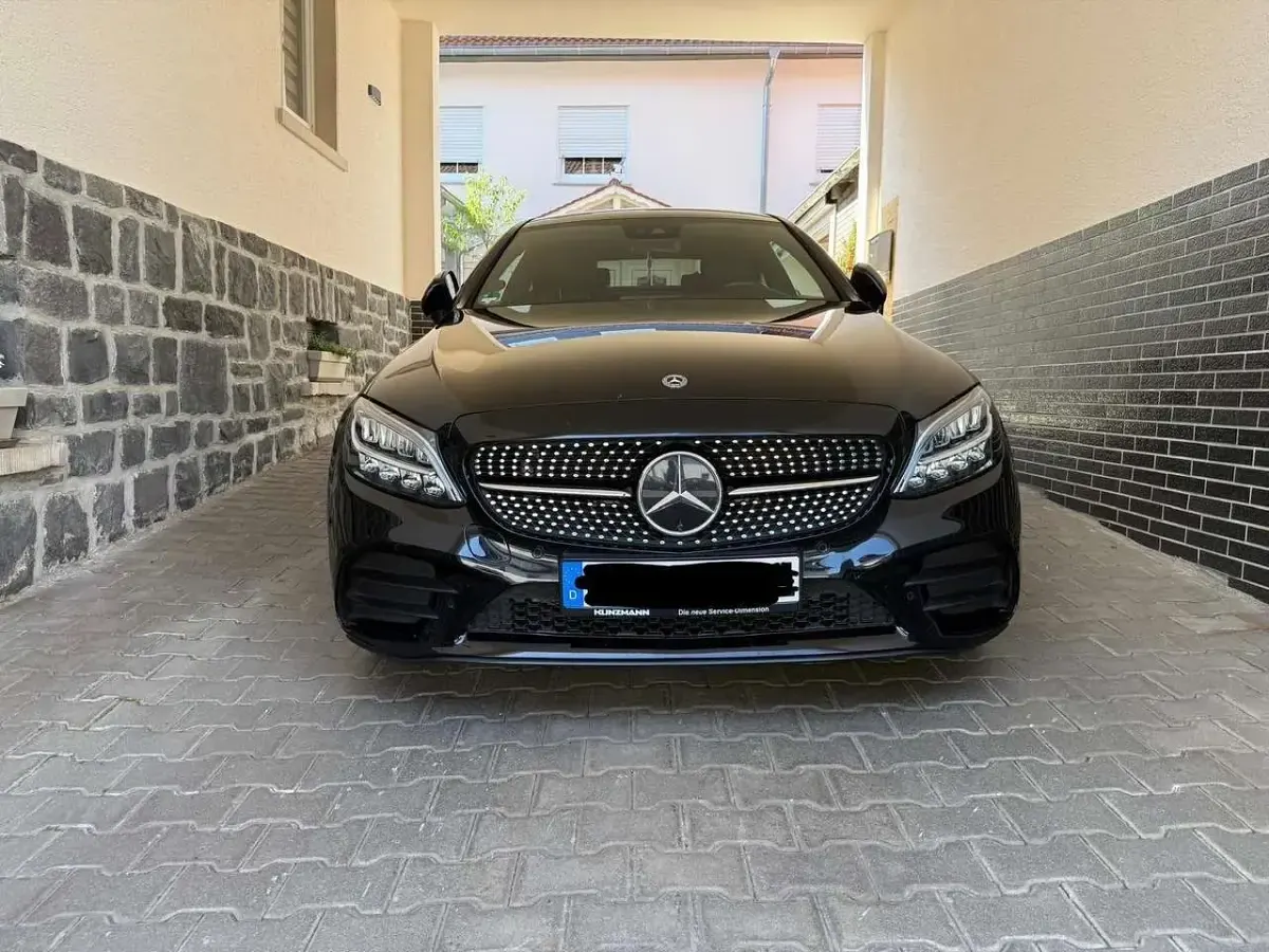 Gebraucht Mercedes C200 184 PS (135 kW) 2022 Schwarz Coupé