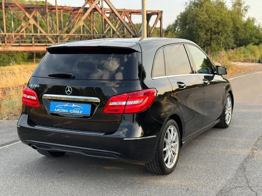 Gebraucht Mercedes B200 Sport 156 PS (114 kW) 2012 Schwarz Kleinwagen
