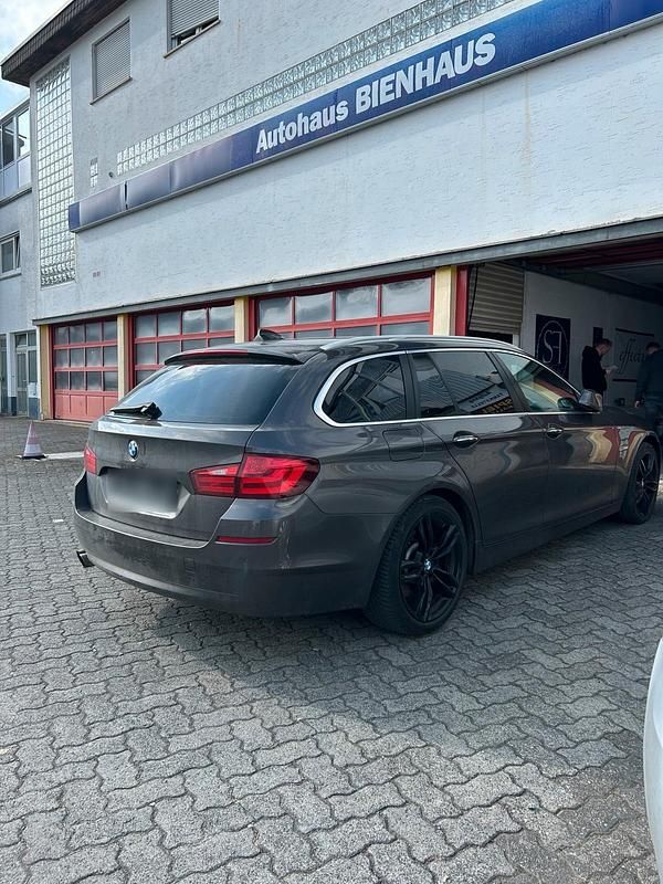 Gebraucht BMW 530 258 PS (189 kW) 2012 Kombi