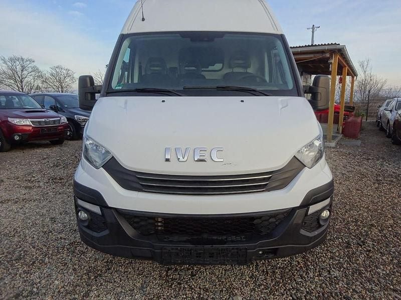 Gebraucht Iveco Daily 136 PS (100 kW) 2018 White ic 194 Limousine