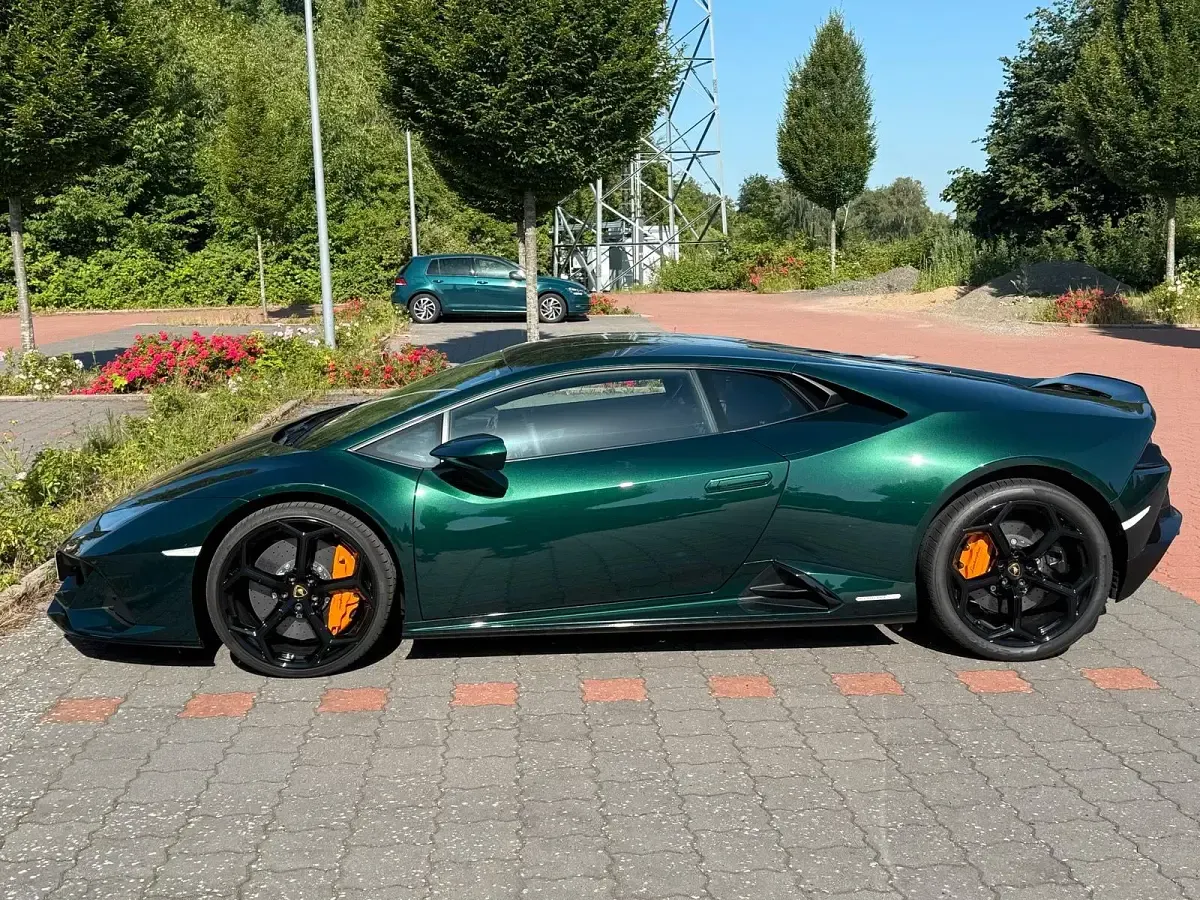 Gebraucht Lamborghini Huracán 640 PS (470 kW) 2023 Grün Coupé