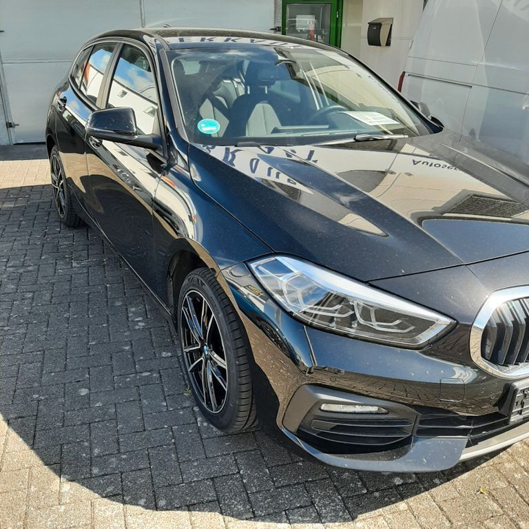 Gebraucht BMW 120 178 PS (130 kW) 2023 Schwarz Kleinwagen