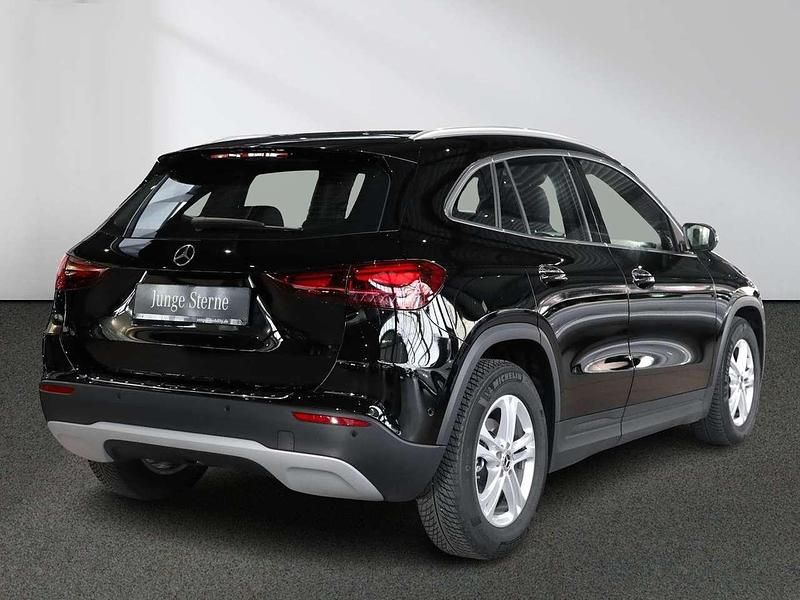Gebraucht Mercedes GLA200 163 PS (119 kW) 2024 Schwarz SUV