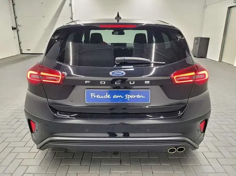 Gebraucht Ford Focus ST-Line 125 PS (91 kW) 2023 Schwarz SUV
