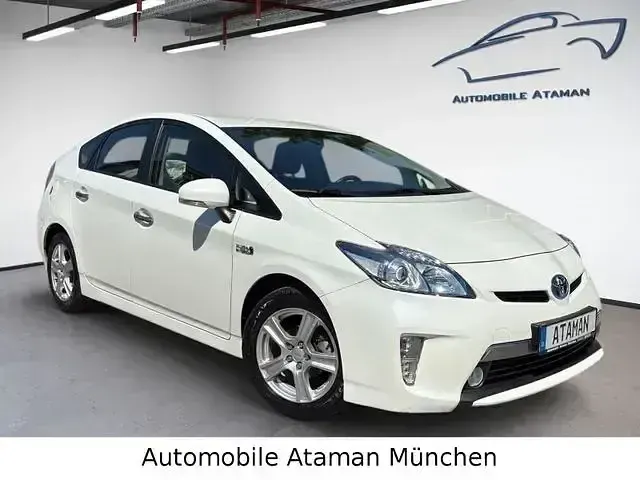 Gebraucht Toyota Prius Life 99 PS (72 kW) 2013 Weiß Limousine
