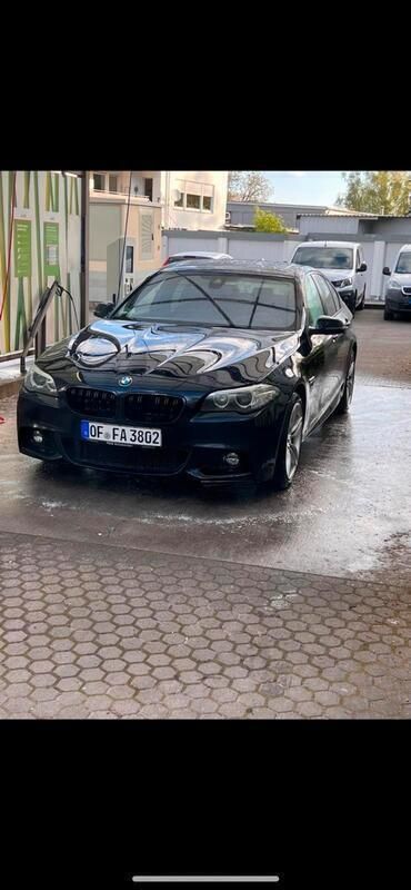 Blau Gebraucht 2015 BMW 530 M Sport Limousine | 16.800 € - Bild 1/4