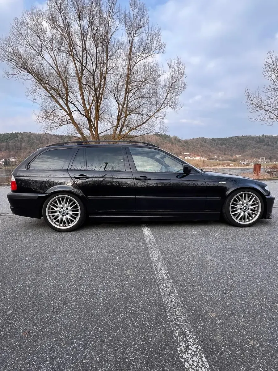 Gebraucht BMW 330 Basis 231 PS (169 kW) 2002 Schwarz Kombi