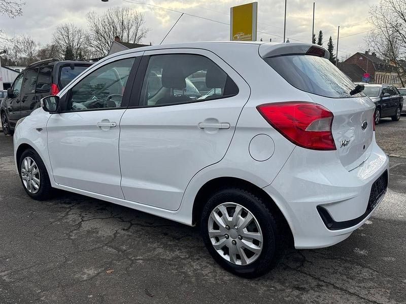 Gebraucht Ford Ka Plus Basis 69 PS (50 kW) 2019 Weiß Kleinwagen