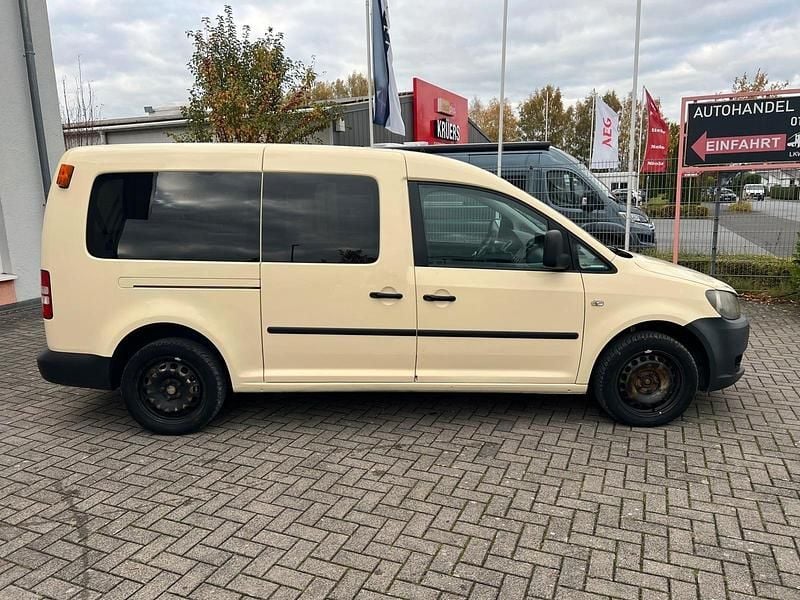 Używany VW Caddy Maxi Trendline 140 KM (102 kW) 2014 Minivan