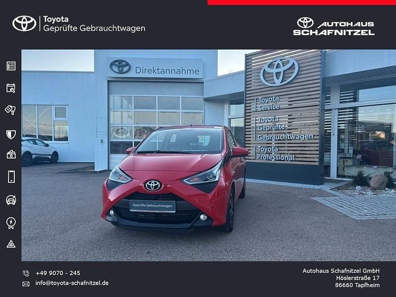 Rot Gebraucht 2020 Toyota Aygo Team Kleinwagen | 11.100 € (Fairer Preis) - Bild 1/4
