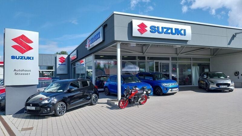 Grau Gebraucht 2024 Suzuki Swift Club Limousine | 14.990 € (Guter Preis) - Bild 1/2