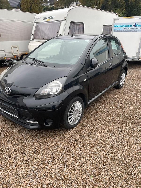 Gebraucht Toyota Aygo 68 PS (50 kW) 2014 Kleinwagen