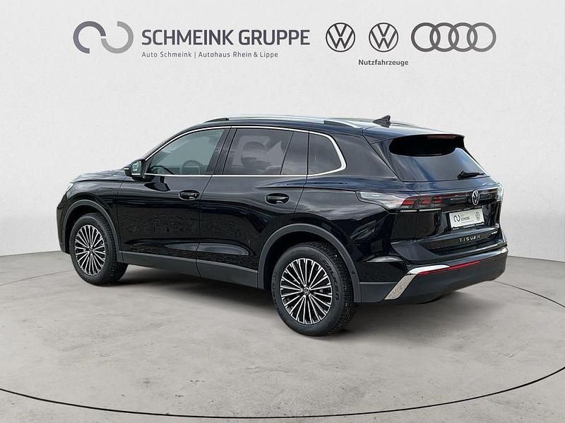 Neu VW Tiguan Elegance 272 PS (200 kW) 2025 Grenadillschwarz metallic SUV