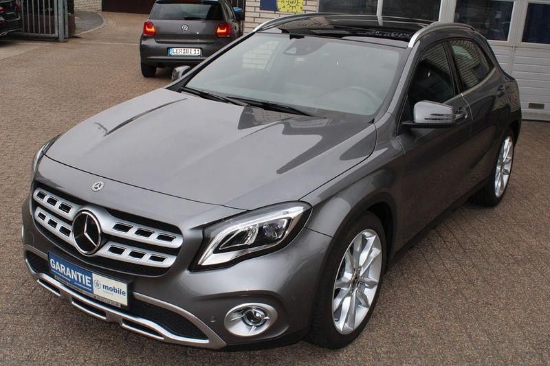 Gebraucht Mercedes GLA250 211 PS (155 kW) 2019 Grau SUV