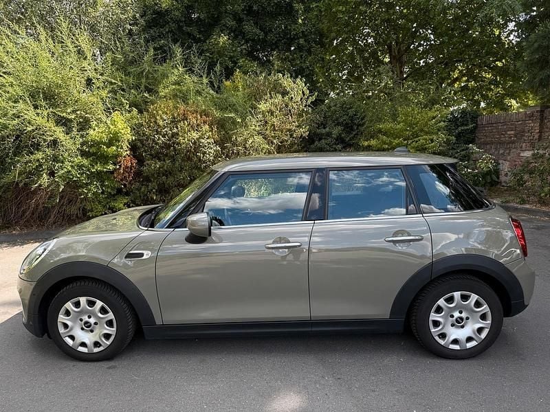 Grün Gebraucht 2019 Mini ONE Kleinwagen | 13.500 € (Guter Preis) - Bild 1/4