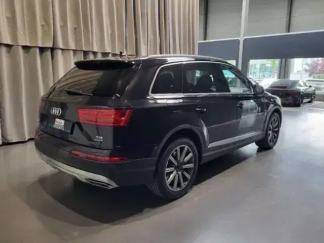 Gebraucht Audi Q7 Ambiente 272 PS (200 kW) 2016 Schwarz SUV
