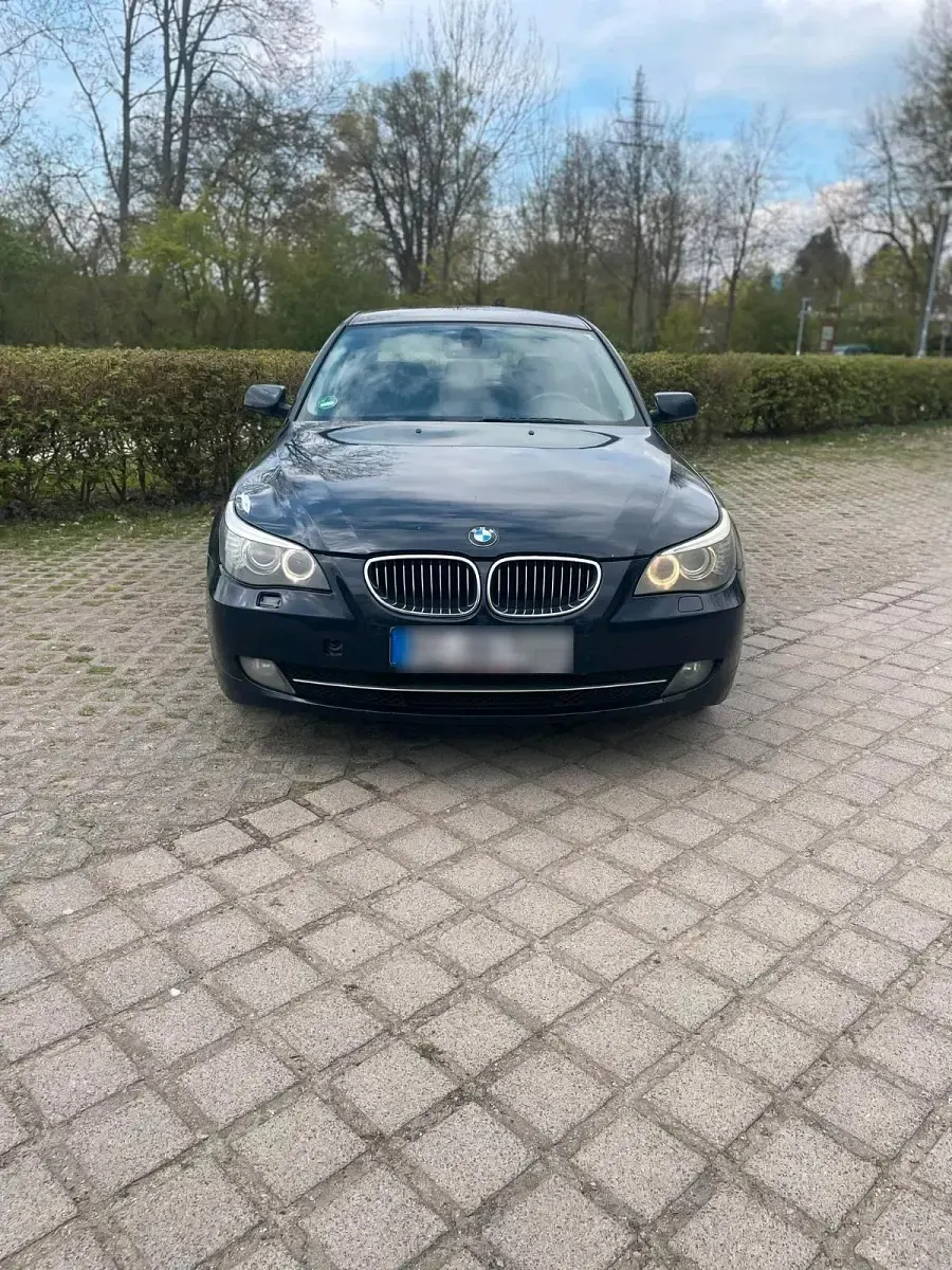 Gebraucht BMW 525 218 PS (160 kW) 2008 Blau Limousine
