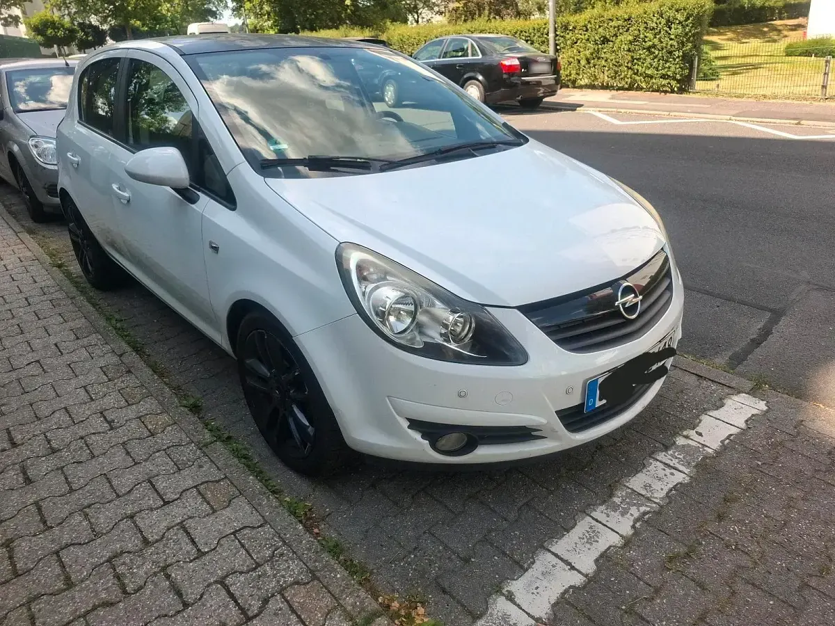 Gebraucht Opel Corsa 90 PS (66 kW) 2010 Weiß Kleinwagen