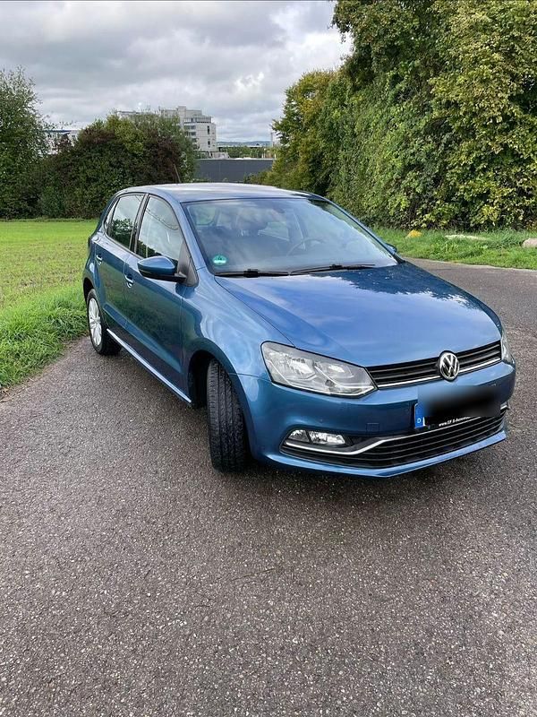 Blau Gebraucht 2015 VW Polo Comfortline Kleinwagen | 7.400 € (Fairer Preis) - Bild 1/4