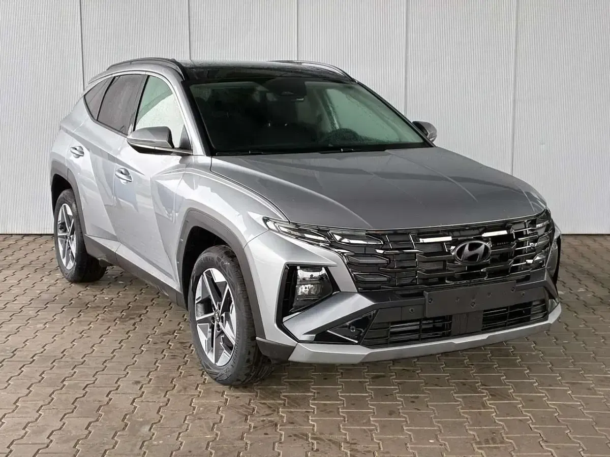 Neu Hyundai Tucson 215 PS (158 kW) 2025 Shimmering silver SUV