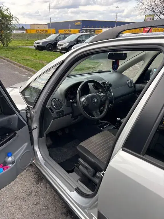 Gebraucht Suzuki SX4 Style 135 PS (99 kW) 2011 Silber Limousine