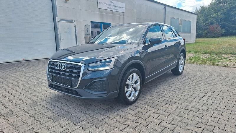 Grau Gebraucht 2023 Audi Q2 SUV | 19.700 € (Fairer Preis) - Bild 1/4