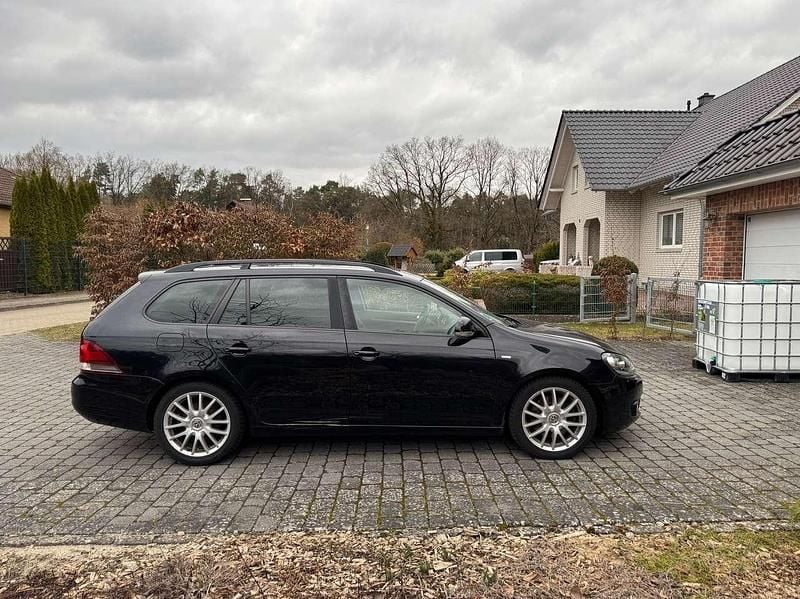Gebraucht VW Golf VII Match 140 PS (102 kW) 2013 Schwarz Kombi