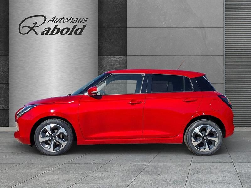 Usata Suzuki Swift Comfort 83 CV (61 kW) 2026 Rosso Utilitaria