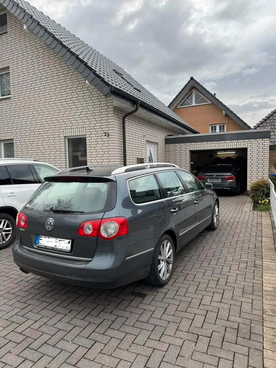 Gebraucht VW Passat Highline 140 PS (102 kW) 2010 Grau Kombi