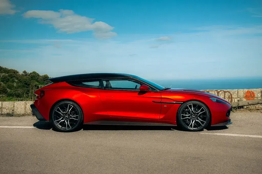 Gebraucht Aston Martin Vanquish 600 PS (441 kW) 2019 Rot