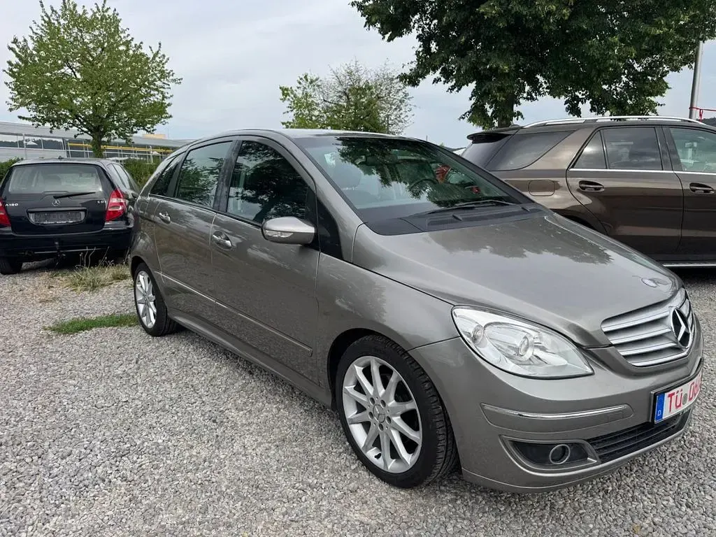 Gebraucht Mercedes B180 109 PS (80 kW) 2005 Grau Van / Kleinbus