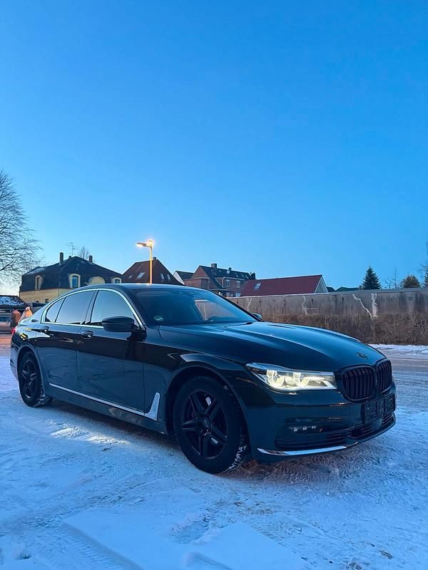 Gebraucht BMW 730 265 PS (194 kW) 2016 Schwarz Limousine