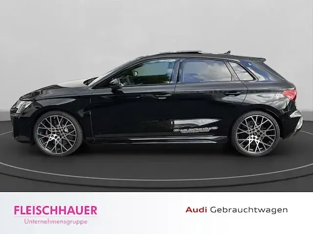 Gebraucht Audi RS3 Sportback Ambiente 400 PS (294 kW) 2025 Mythosschwarz metallic Kleinwagen