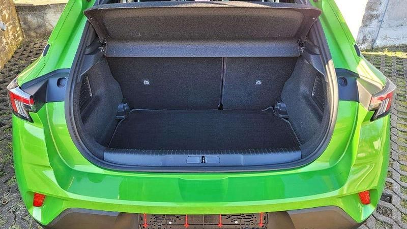 Gebraucht Opel Mokka Ultimate 131 PS (96 kW) 2021 Matcha green/ikone gruen SUV