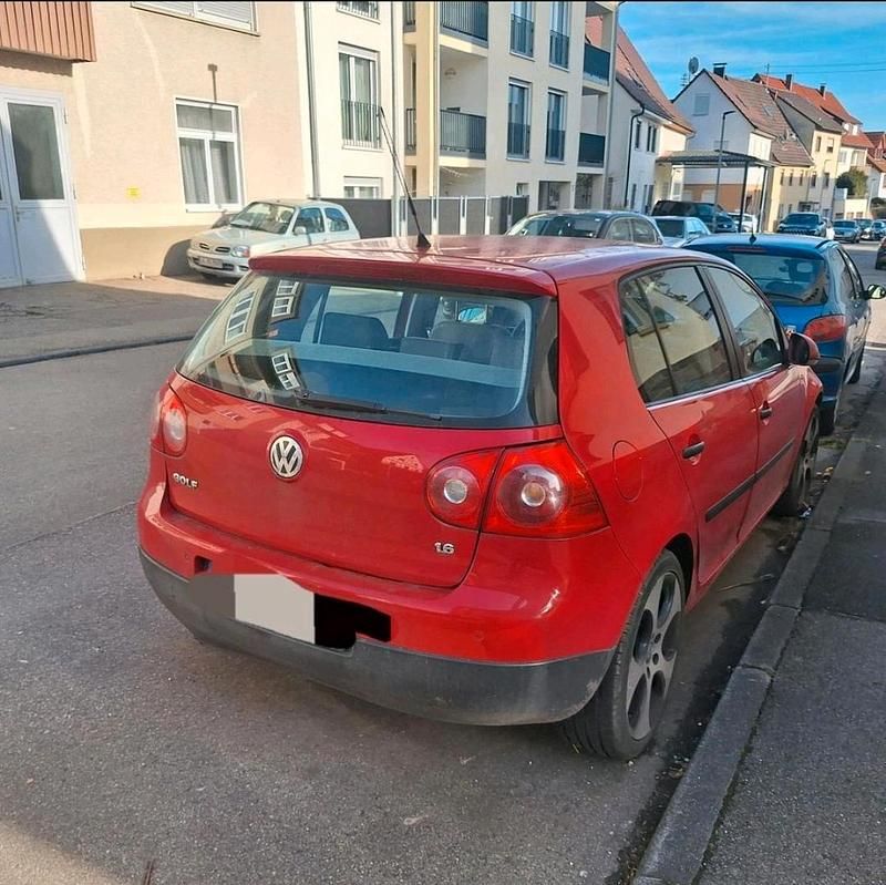 Gebraucht VW Golf V 102 PS (75 kW) 2005 Rot Kleinwagen