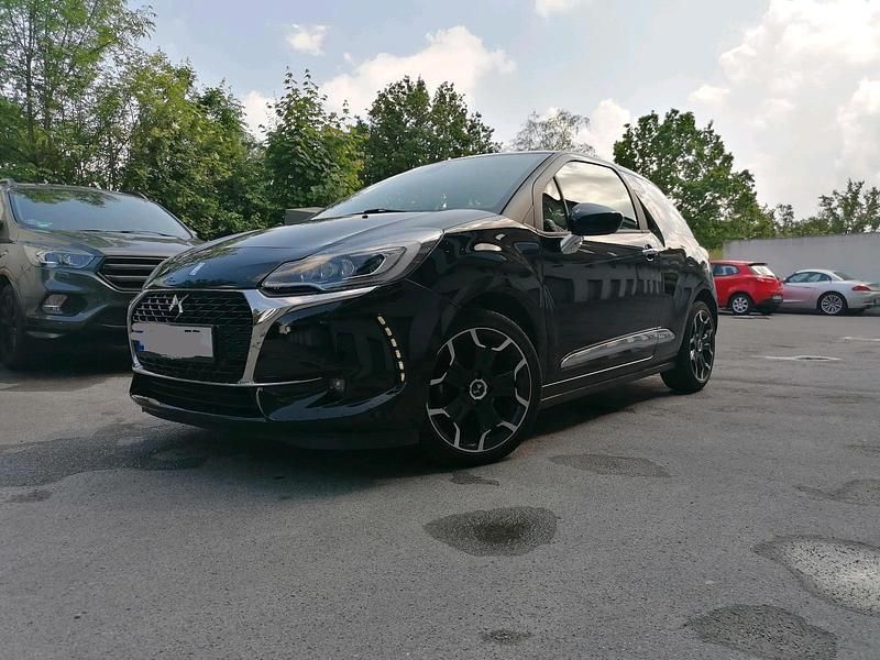 Schwarz Gebraucht 2019 Citroën DS3 Kleinwagen | 12.490 € (Fairer Preis) - Bild 1/4