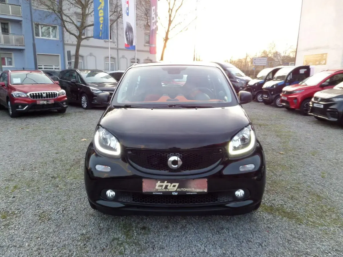 Gebraucht Smart ForFour Passion 90 PS (66 kW) 2018 Schwarz Kleinwagen