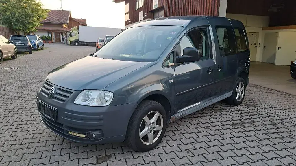 Używany VW Caddy Life 105 KM (77 kW) 2005 Szary Minivan