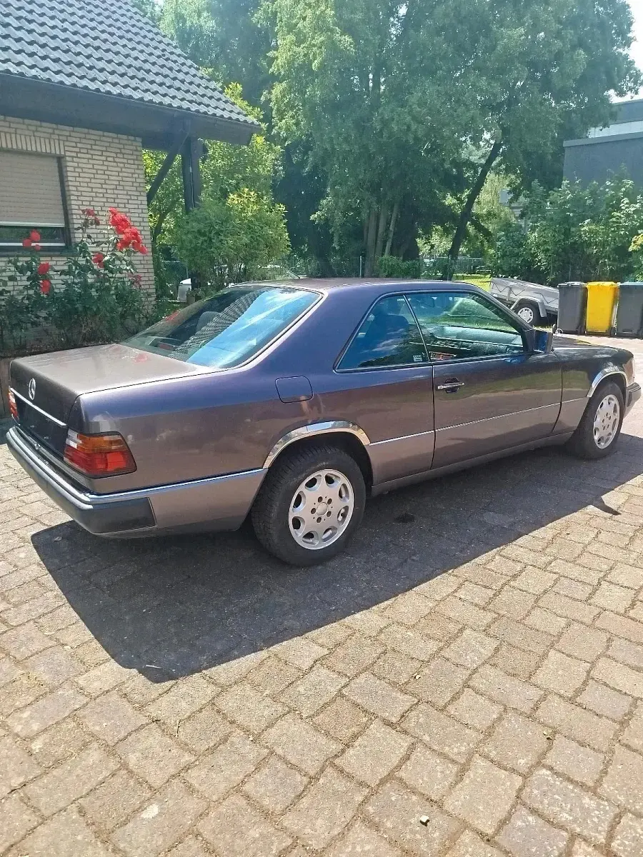 Gebraucht Mercedes C230 132 PS (97 kW) 1991 Andere farben Coupé