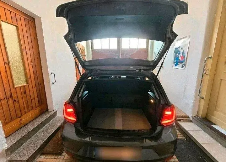Second-hand VW Polo Trendline 69 CP (50 kW) 2015 Gri Berlinǎ