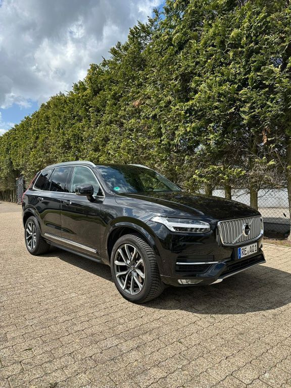 Schwarz Gebraucht 2017 Volvo XC90 Inscription SUV | 31.000 € (Superpreis) - Bild 1/4
