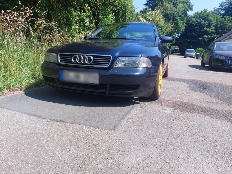 Blau Gebraucht 1998 Audi A4 S-Line Limousine | 3.800 € - Bild 1/4