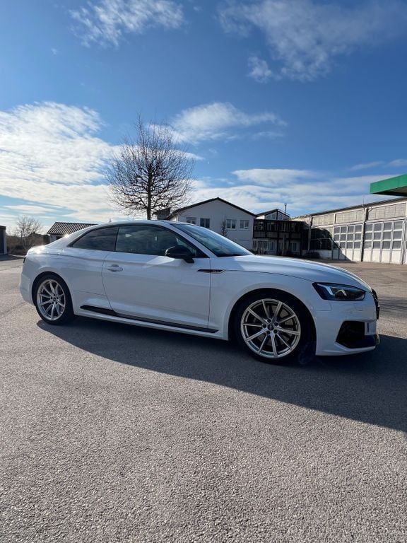 Weiß Gebraucht 2017 Audi RS5 Ambiente Coupé | 38.900 € (Teuer) - Bild 1/4
