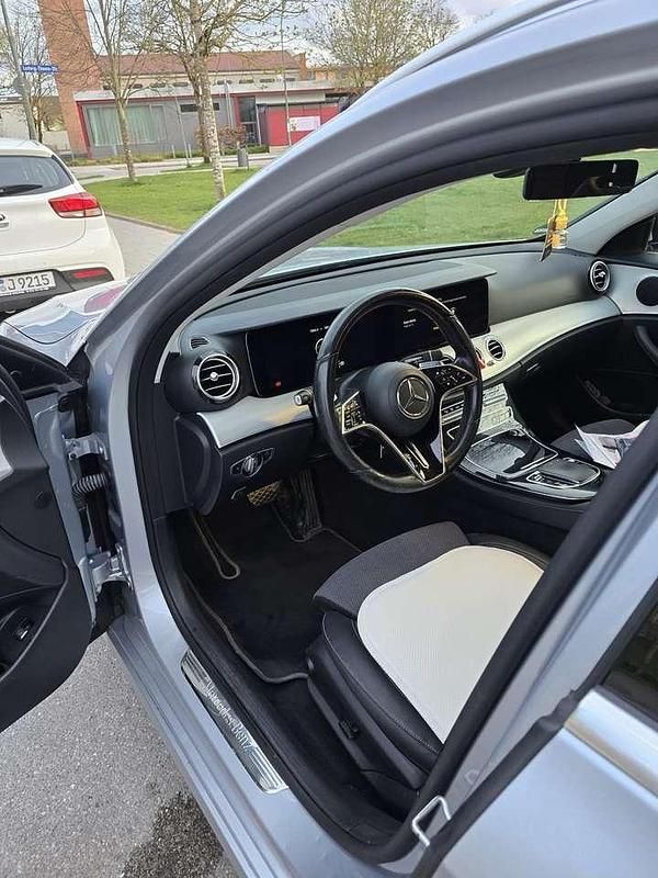Gebraucht Mercedes E220 194 PS (142 kW) 2021 Kombi