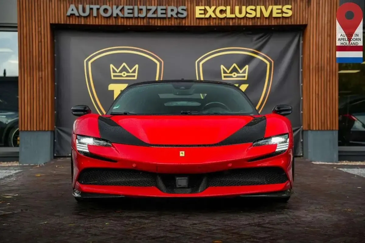 Second-hand Ferrari SF90 999 CP (734 kW) 2022 Roșu Coupe