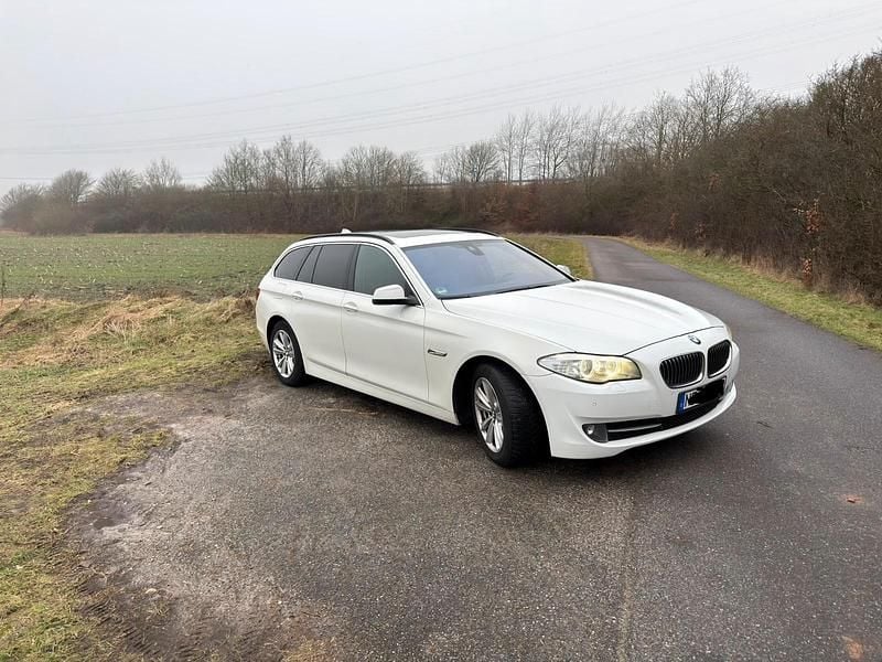 Gebraucht BMW 525 2013 Weiß Kombi