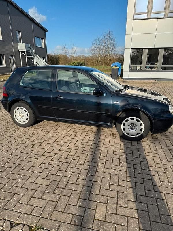 Gebraucht VW Golf IV 101 PS (74 kW) 2002 Blau Limousine