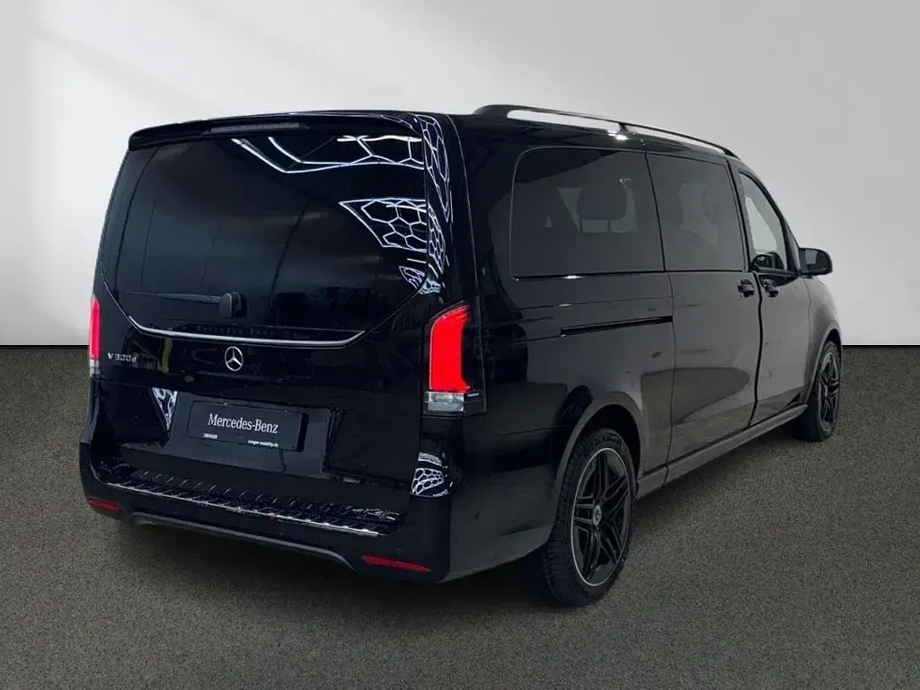 Gebraucht Mercedes V300 Avantgarde 237 PS (174 kW) 2025 Grau Van / Kleinbus